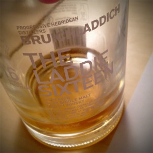 Bruichladdich_16yo_The_Laddie_Sixteen